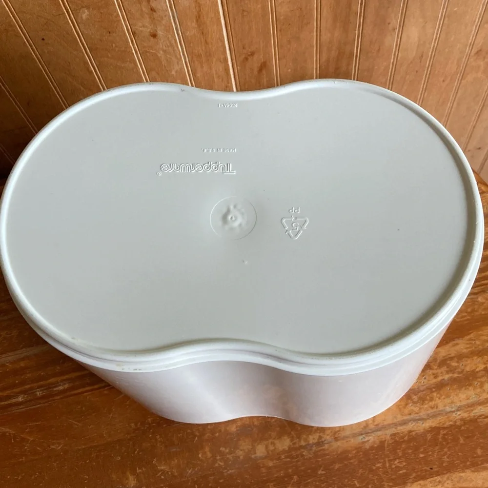 Tupperware Classic White Toilet Paper Holder